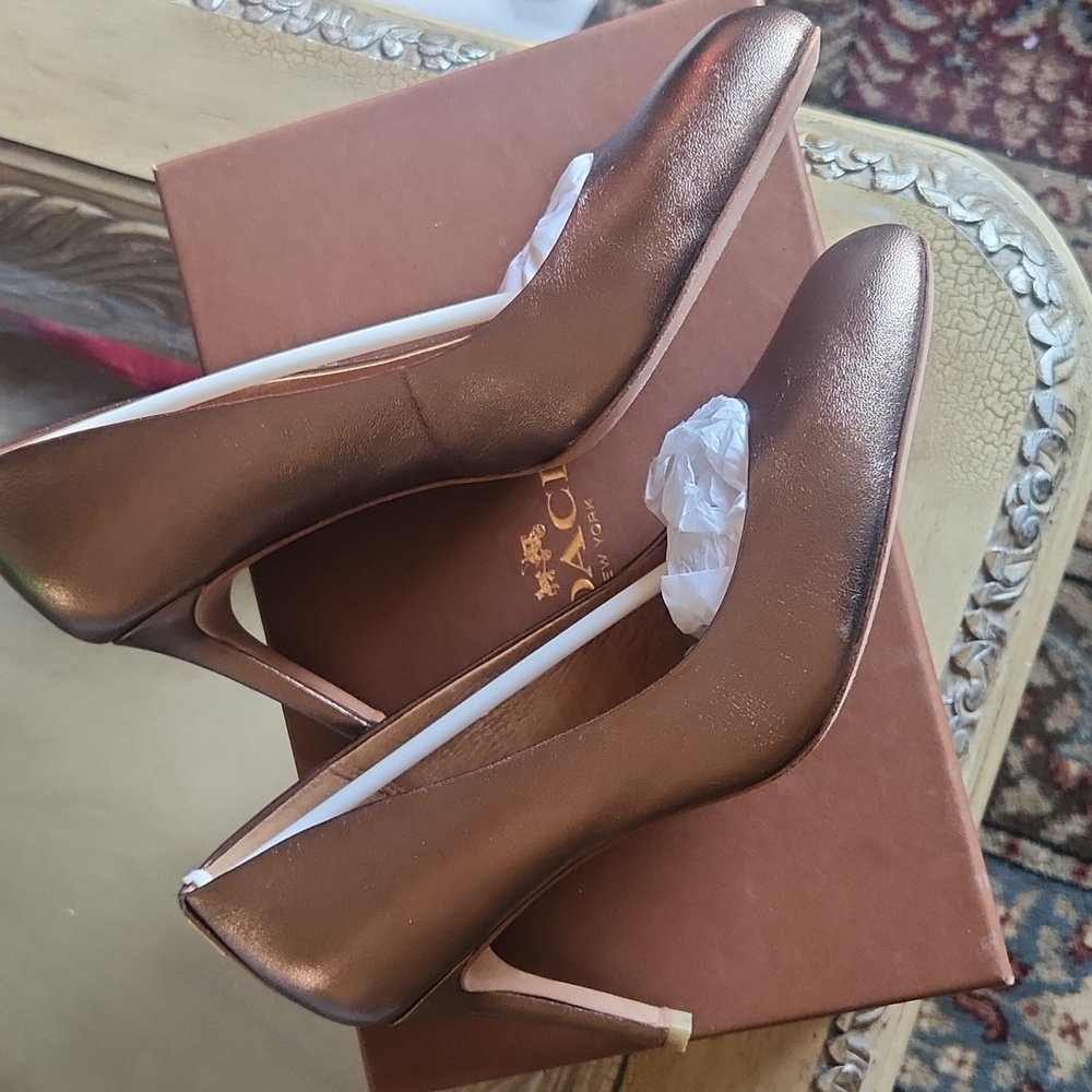 🌷Coach Rosey Bronze Women's Heels - Picture 2 of 10